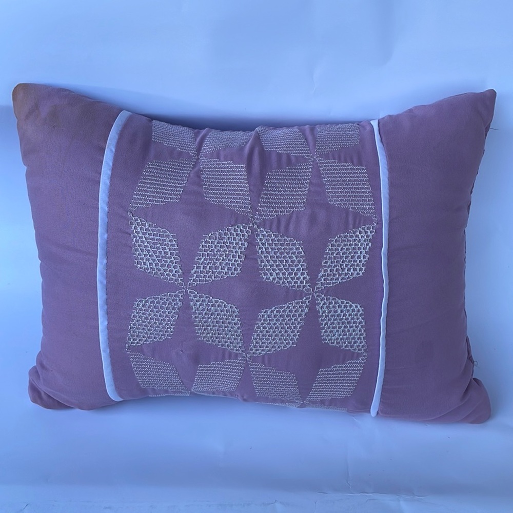 Kohl’s Department Store 12in x 16in Accent Decorative Throw Pillow